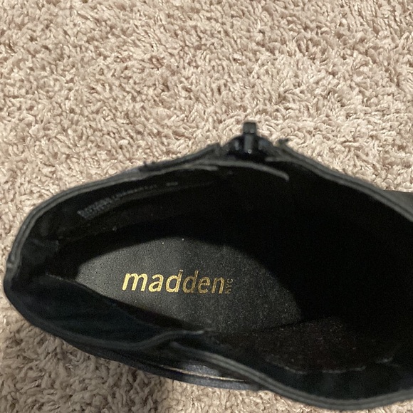 Booties - Picture 5 of 6